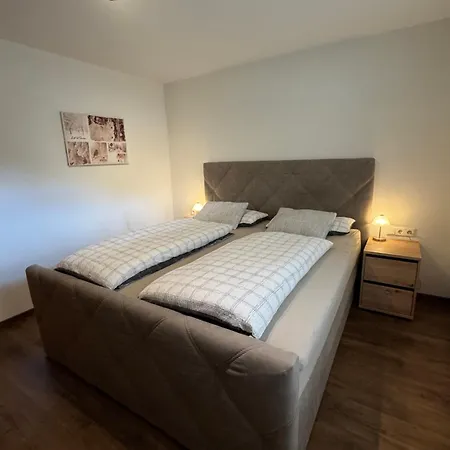 Haus Jaeger Апартаменты Лермос